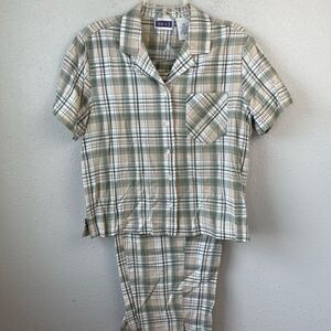 Erika & Co. Matching Button Down Shirt and Cropped Pants Size M EUC